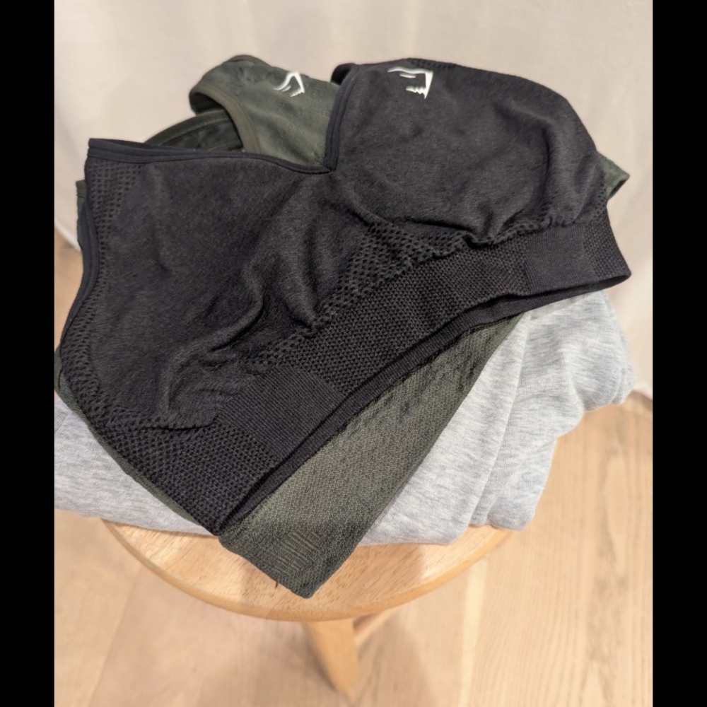 Gymshark Bundle- 2 Bras, 1 Sweatpant